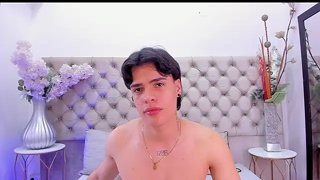 BenitoSaenz online show from November 19, 12:16 pm