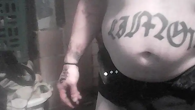 Twoslipperywhenwett online show from February 8, 3:38 pm