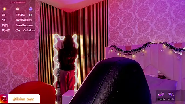 LIHIAN TAY online show from December 19, 3:47 am