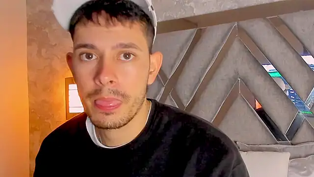 nils saint online show from November 18, 4:38 am