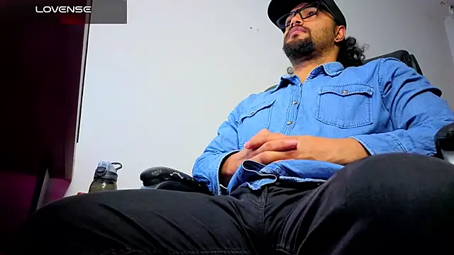 Ernesto-Rodriguez82 online show from March 15, 5:37 am