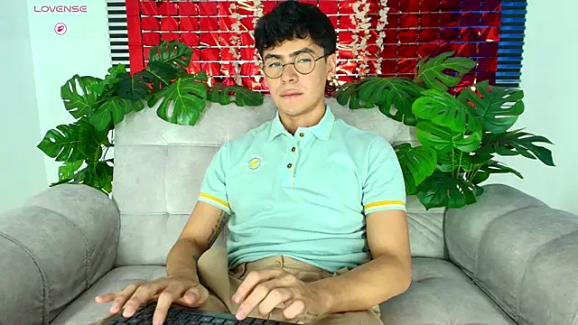 CamiiGuzmanX online show from February 28, 10:09 pm