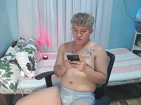 Snapshot of Fuckboii_intown chatting on October 1, 12:09 pm Fuckboii intown online show from October 1, 12:09 pm
