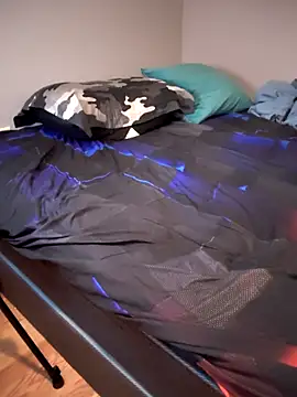 perversus12 online show from April 2, 6:32 am