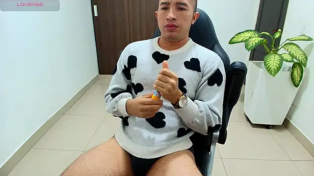 sebastian oconnor77 online show from October 25, 1:02 pm