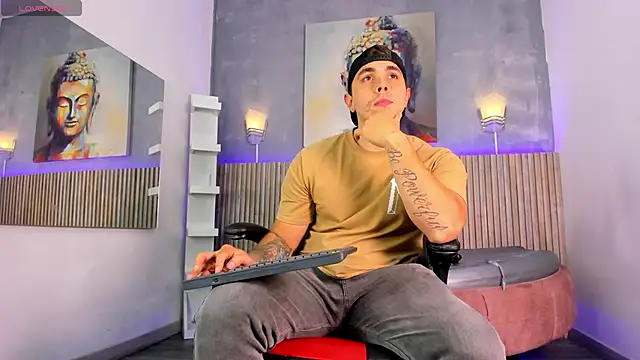Snapshot of Liam_walk_ chatting on September 21, 8:09 pm Liam walk online show from September 21, 8:09 pm
