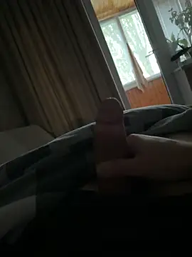 Maxim 16cm online show from April 22, 4:23 pm