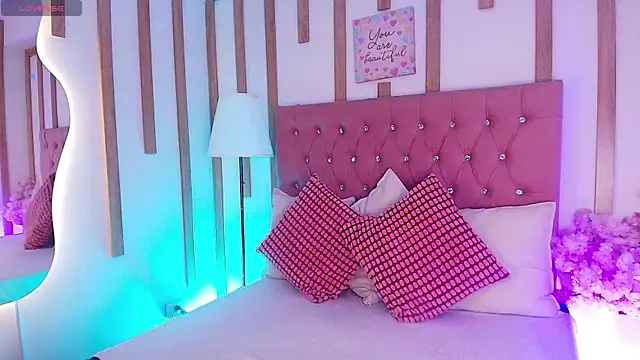 OzorioDany online show from April 5, 5:15 am