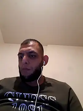 Snapshot of milenski74 chatting on October 29, 11:29 pm milenski74 online show from October 29, 11:29 pm