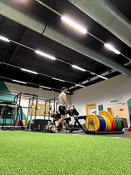 isaacanoua online show from November 3, 8:43 pm