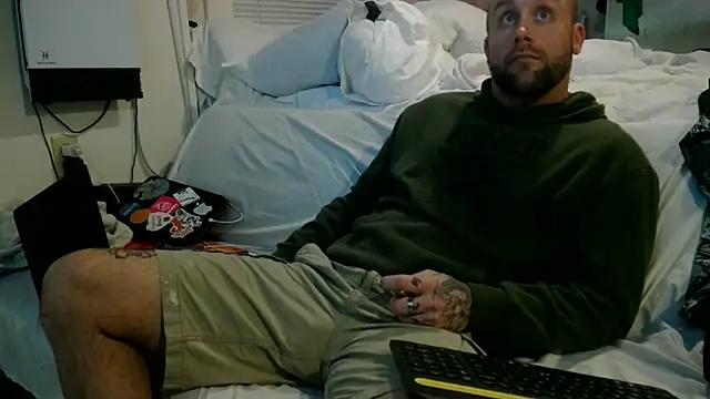 Luv2SuckBWC92 online show from October 21, 3:53 am