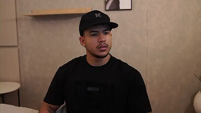 Thiago Valente online show from March 9, 1:05 pm