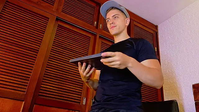 ALANNFERRER online show from October 20, 10:41 am