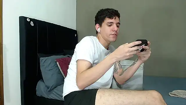 Matteo12  online show from February 12, 5:02 am