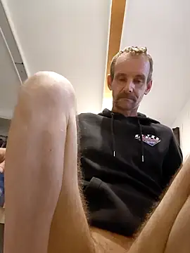 Hungwell1515 online show from November 24, 2:29 pm