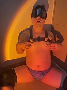 wolfdogwip online show from March 28, 3:18 am