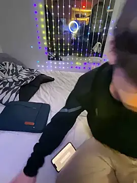 SalemStratton online show from January 6, 9:30 pm