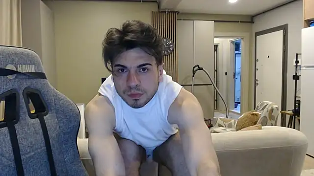 toyboytlg online show from April 20, 9:28 pm