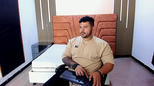 Snapshot of michael_hill1 chatting on September 29, 7:54 pm michael hill1 online show from September 29, 7:54 pm