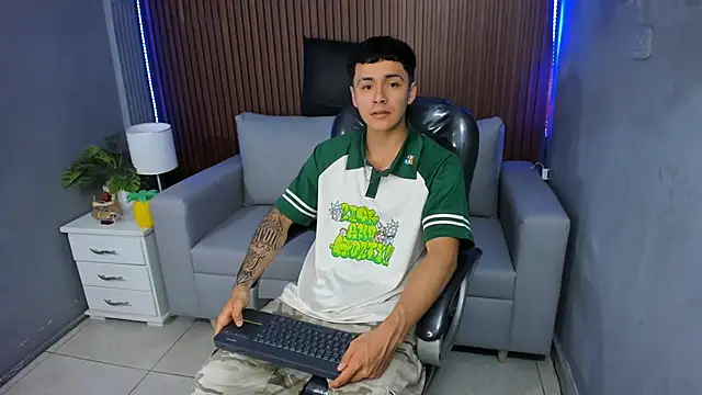 Leo santoro online show from February 1, 1:43 pm