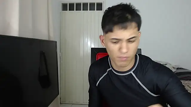 Snapshot of Alex_mojica chatting on October 17, 5:55 am Alex mojica online show from October 17, 5:55 am