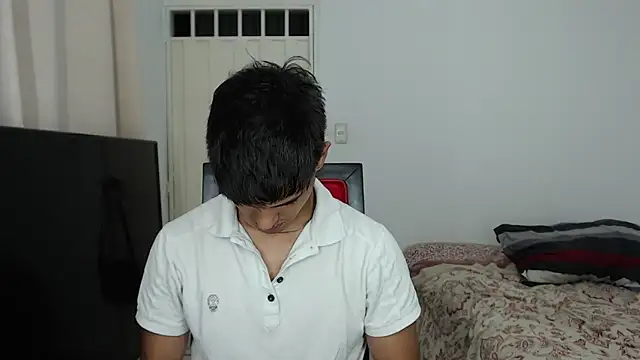 Snapshot of Alex_mojica chatting on October 18, 6:29 am Alex mojica online show from October 18, 6:29 am