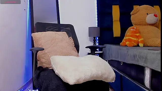 Evan Storn online show from April 21, 2:51 am