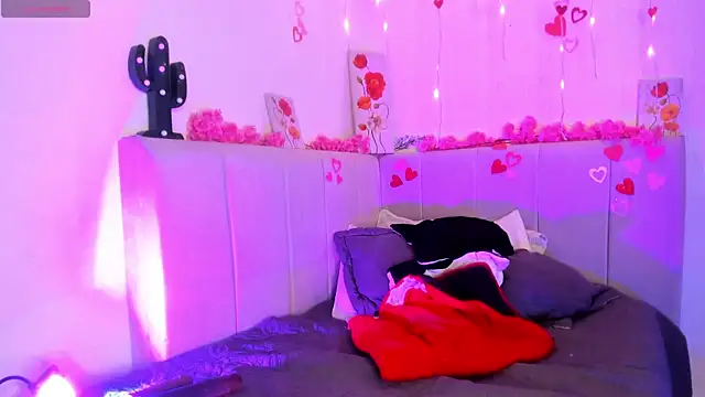 Tommy Lovee online show from September 17, 5:08 am