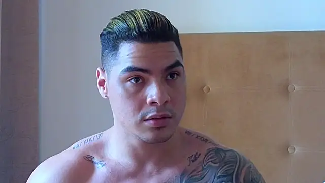 Steven Velez online show from November 9, 9:19 pm