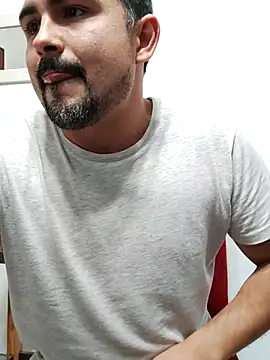 Bradd 32 online show from November 8, 2:48 am