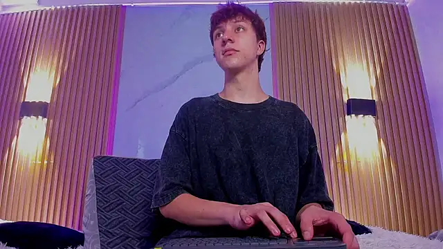 IM DAREN online show from October 18, 11:48 am