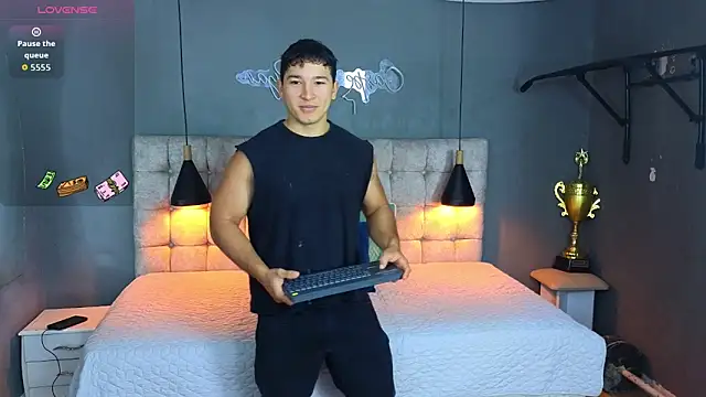 Horny nick18 online show from September 22, 12:48 pm