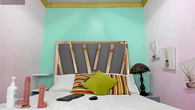 little lemmons  online show from November 7, 3:26 pm