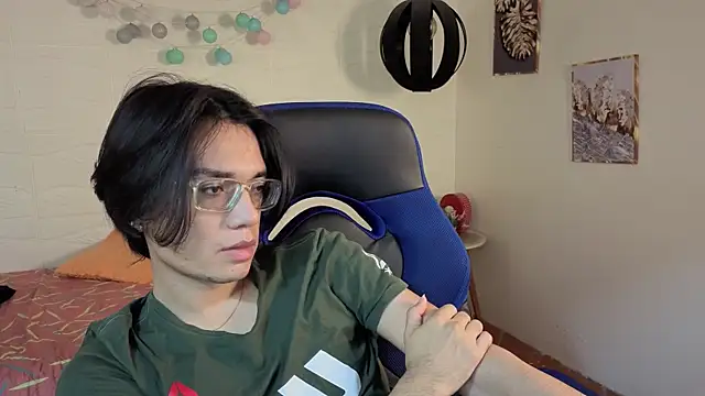 davoxer online show from December 14, 3:46 am