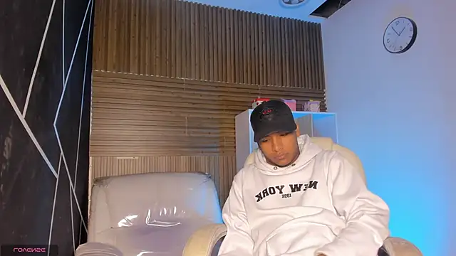 IsaacBlack  online show from September 22, 4:34 am