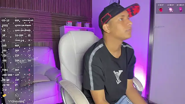 IsaacBlack  online show from September 16, 4:46 am