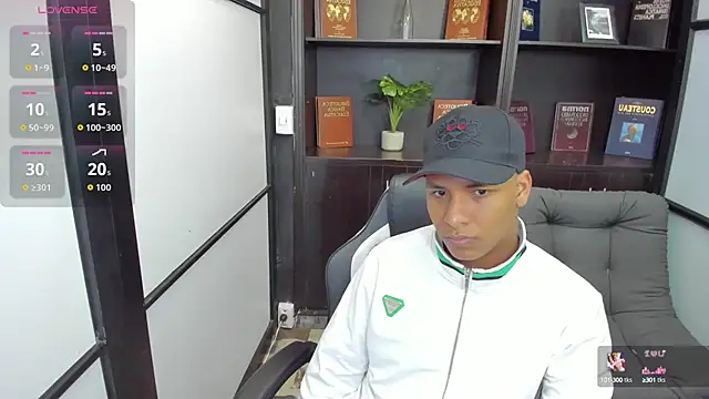 IsaacBlack  online show from October 18, 5:12 am