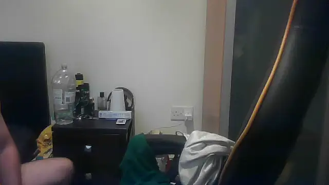 LondonMan1988 online show from November 15, 8:00 pm