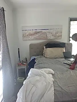 iamthepublickmasterbater online show from April 18, 11:59 pm