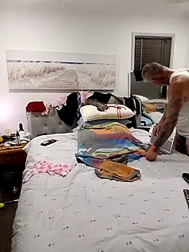 iamthepublickmasterbater online show from November 9, 11:25 am