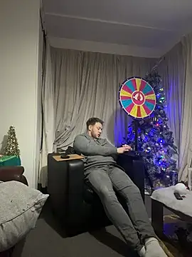 yourmaster2025 online show from January 9, 11:43 pm