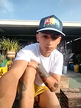 Dani22cmhot online show from February 8, 12:21 pm