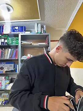 AdrianRinaldi online show from April 17, 7:38 pm