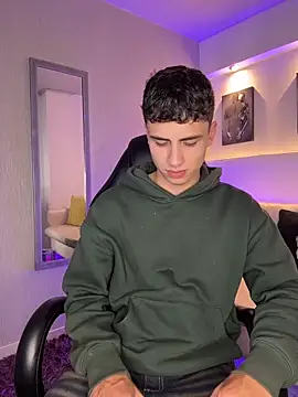 AdrianRinaldi online show from April 10, 8:05 pm