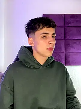 AdrianRinaldi online show from September 14, 9:06 pm