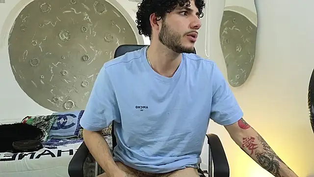 Rafael Mendezz online show from October 31, 9:18 pm