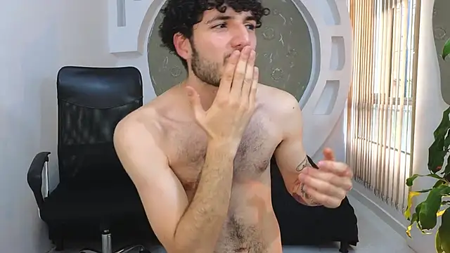 Rafael Mendezz online show from September 21, 9:15 pm