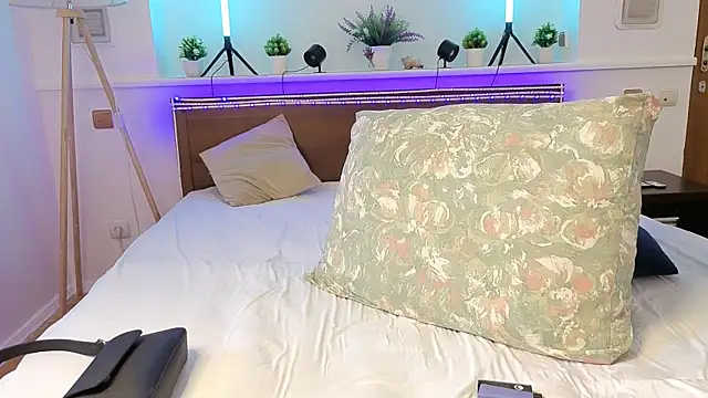 okerriella online show from March 28, 8:58 am