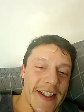 Snapshot of RAFAEL18-3_ chatting on October 4, 5:23 am RAFAEL18-3  online show from October 4, 5:23 am