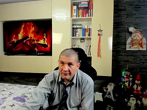 SpartacusDaddy48 online show from February 20, 4:20 pm